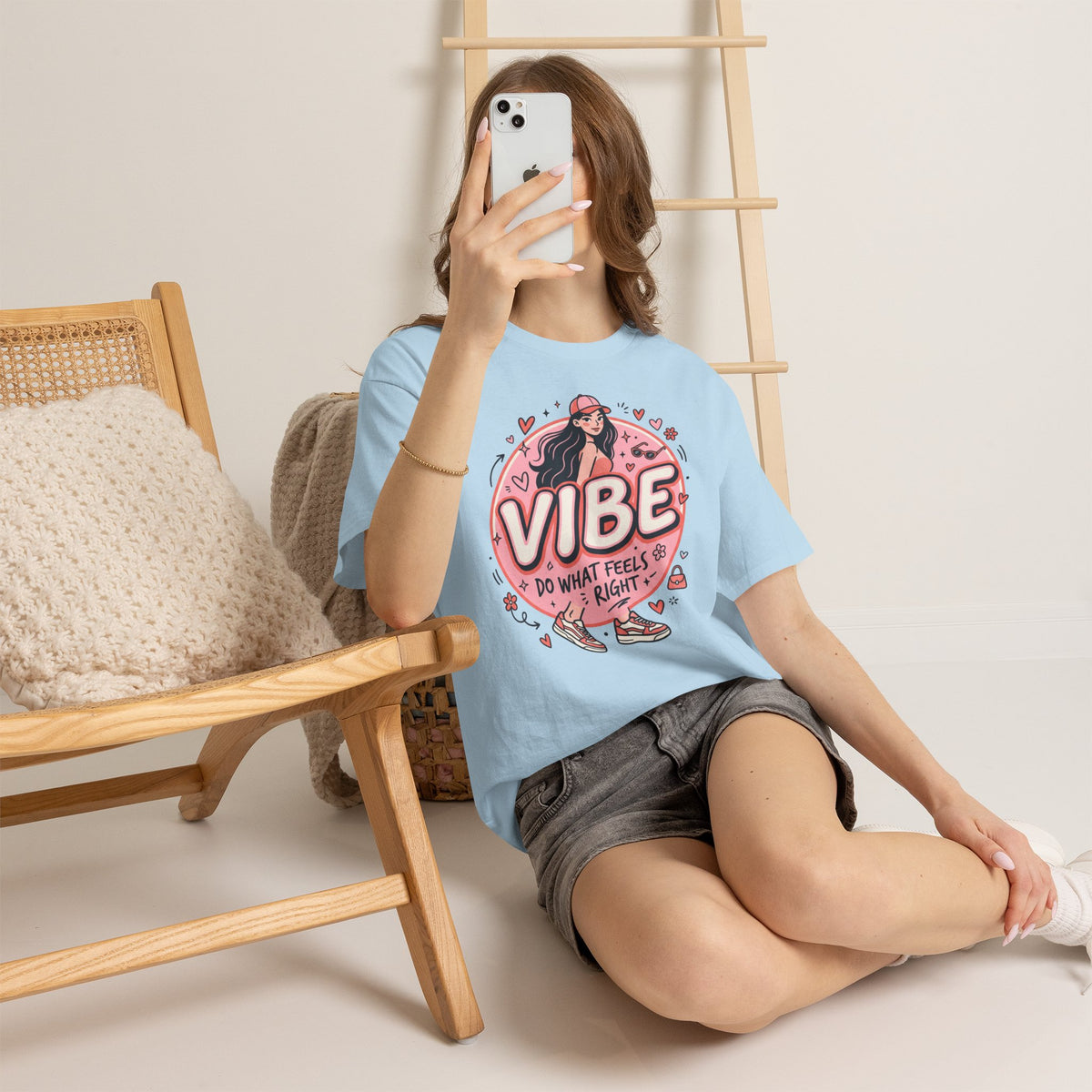 Vibe Girl Graphic Tee — “VIBE: Do What Feels Right” Cute Pink Streetwear T‑Shirt