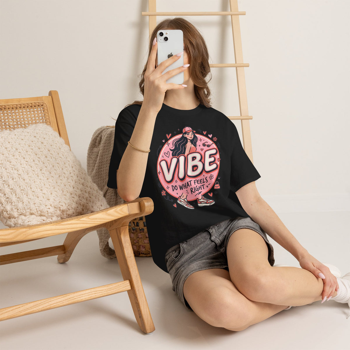 Vibe Girl Graphic Tee — “VIBE: Do What Feels Right” Cute Pink Streetwear T‑Shirt