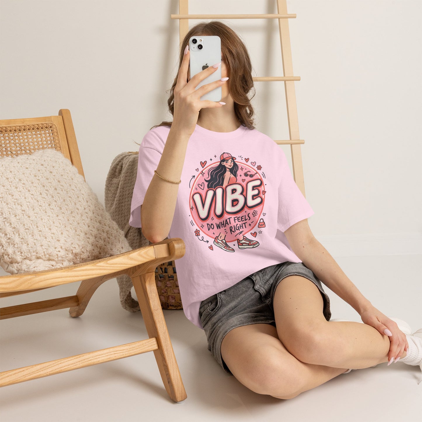 Vibe Girl Graphic Tee — “VIBE: Do What Feels Right” Cute Pink Streetwear T‑Shirt