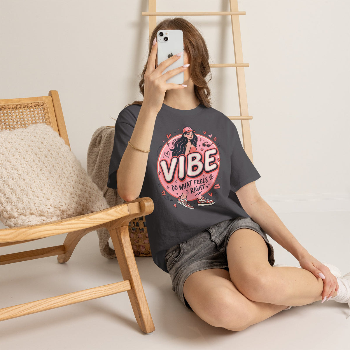 Vibe Girl Graphic Tee — “VIBE: Do What Feels Right” Cute Pink Streetwear T‑Shirt